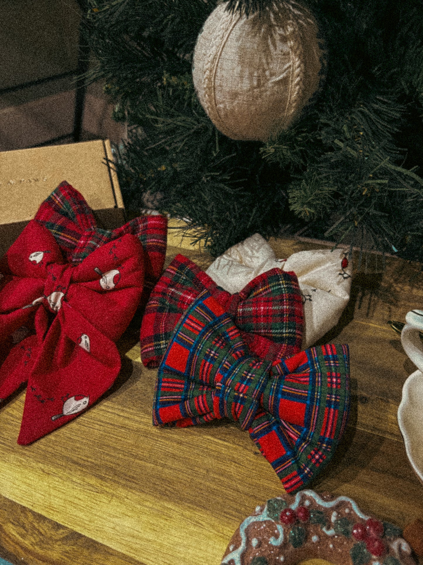 BLUE RED TARTAN BOW TIE